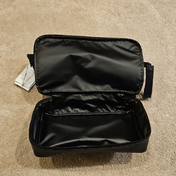BEIS Dopp Kit - Picture 6 of 12